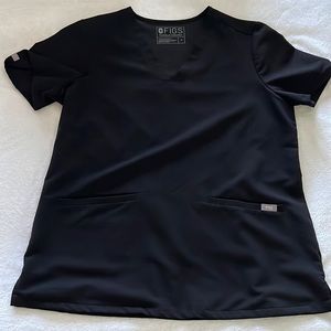 EUC Casma three pocket scrub top -black